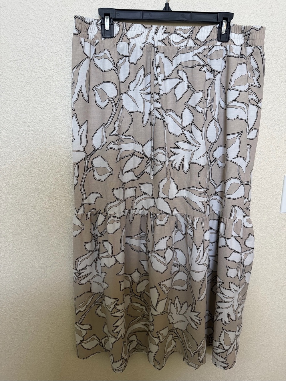 AB Studio Beige and White Floral Tiered Maxi Skirt